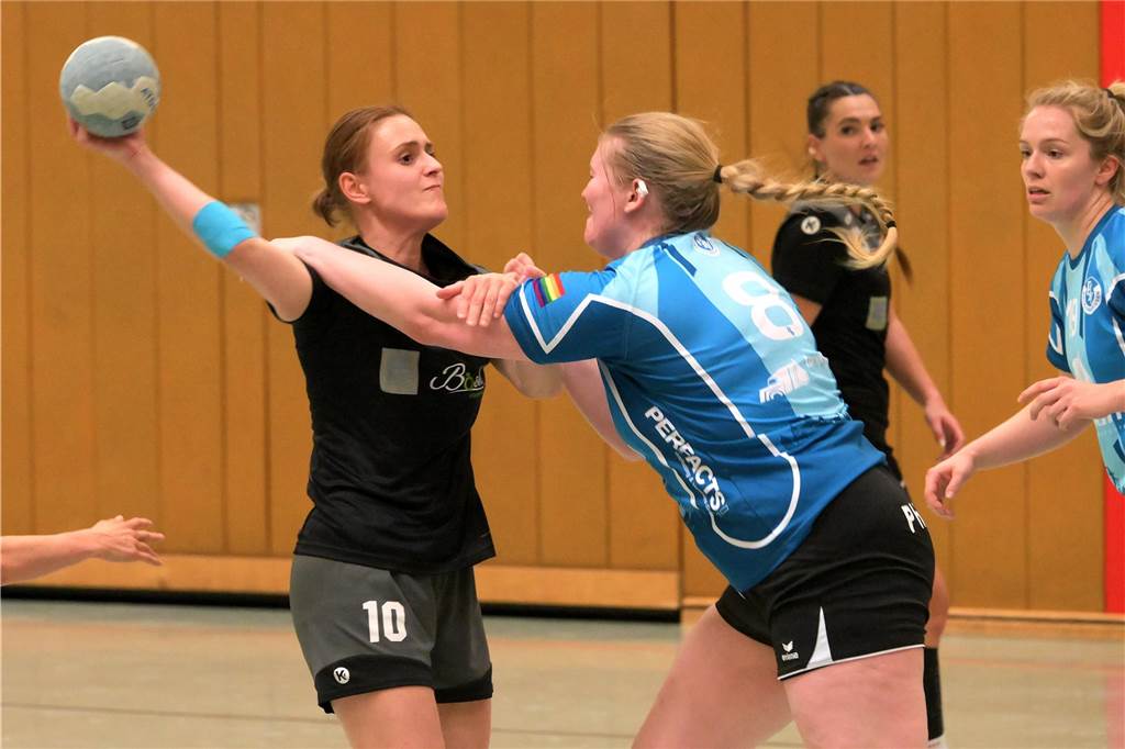 Knapp mit zwei Toren Vorsprung behielten die Handballerinnen des VfL Brambauer die Punkte zuhause.