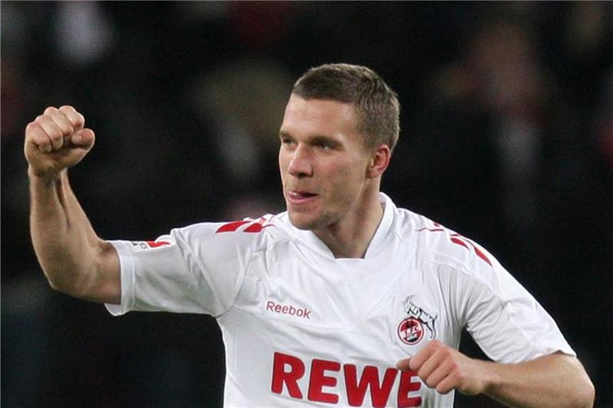 Wehrle schließt Podolski-Rückkehr nicht aus Kölns Lukas Podolski bejubelt sein Tor. Foto: Rolf Vennenbernd/Archiv