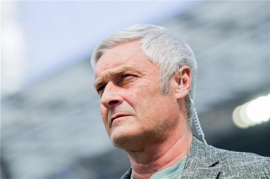 Armin Veh: „Abstieg ist mehr als ein Unfall Kölns Sportchef Armin Veh vor dem Spiel. Foto: Rolf Vennenbernd/Archiv