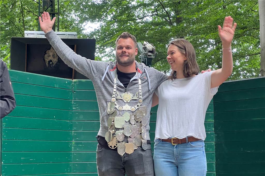 König Matthias Gördes und seine Königin Anja Heimann werden ab sofort ihr "Volk" in Lembeck regieren.