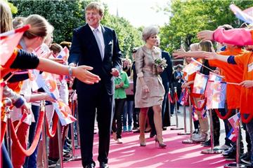 König Willem-Alexander und Königin Máxima 2013 bei einem Besuch in Leeuwarden. Foto: Robin Utrecht