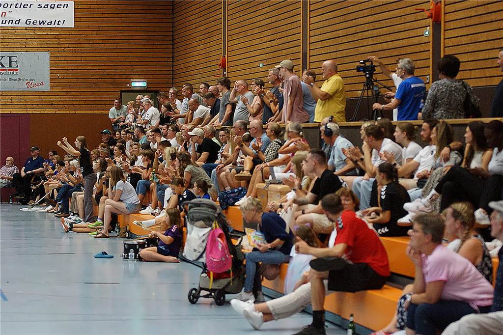 Königsborner SV zieht nach dem Derbysieg am HC TuRa vorbei: Abwehrreihen dominieren Königsborner SV - HC TuRa Bergkamen