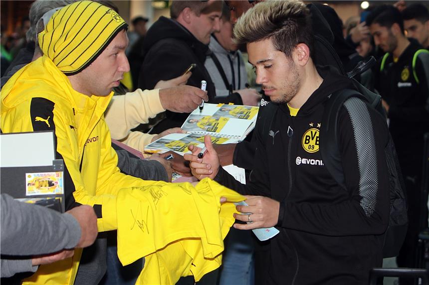 BVB ohne "Auba" nach Magdeburg - Guerreiro dabei Könnte gegen Magdeburg sein Comeback geben: Raphael Guerreiro.