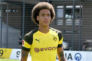 Könnte in der ersten Runde des DFB-Pokals in Fürth sein Pflichtspiel-Debüt für Borussia Dortmund geben: Axel Witsel. Foto: Ina Fassbender