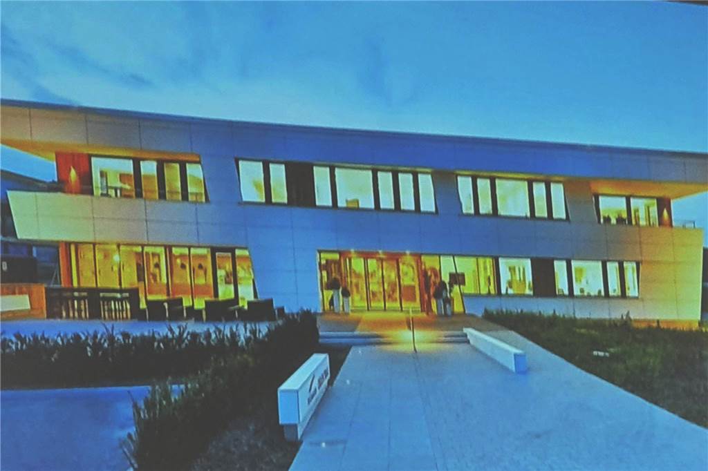 Machercampus: Vorwürfe, Drohgebärden und neue Dimensionen Könnte so der große Campus mal aussehen, so es politisch grünes Licht gibt? Zumindest stellten die Campus-Planer dieser Entwurf in ihrer Präsentation vor.