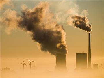 Kohlekraftwerk Mehrum in Niedersachsen: Deutschland will seinen Ausstoß von Treibhausgasen bis zum Jahr 2050 um 80 bis 95 Prozent reduzieren. Foto: Julian Stratenschulte/Symbolbild