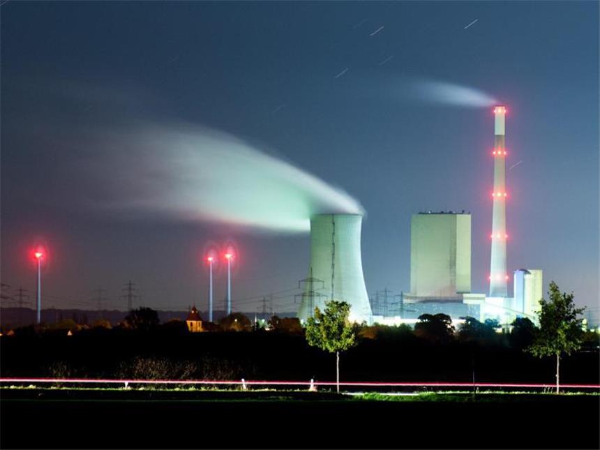EU kämpft in Paris hart für ehrgeizige Klimaziele Kohlekraftwerk Mehrum in Niedersachsen. Foto: Julian Stratenschulte/dpa/Archiv