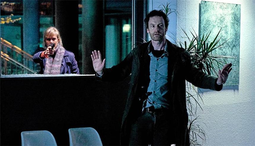 8,74 Millionen sehen Terror-Tatort aus Dortmund Kommissar Peter Faber (Jörg Hartmann) ging in "Sturm" volles Risiko. 8,77 Millionen Zuschauer schalteten zum Dortmund-Tatort ein.