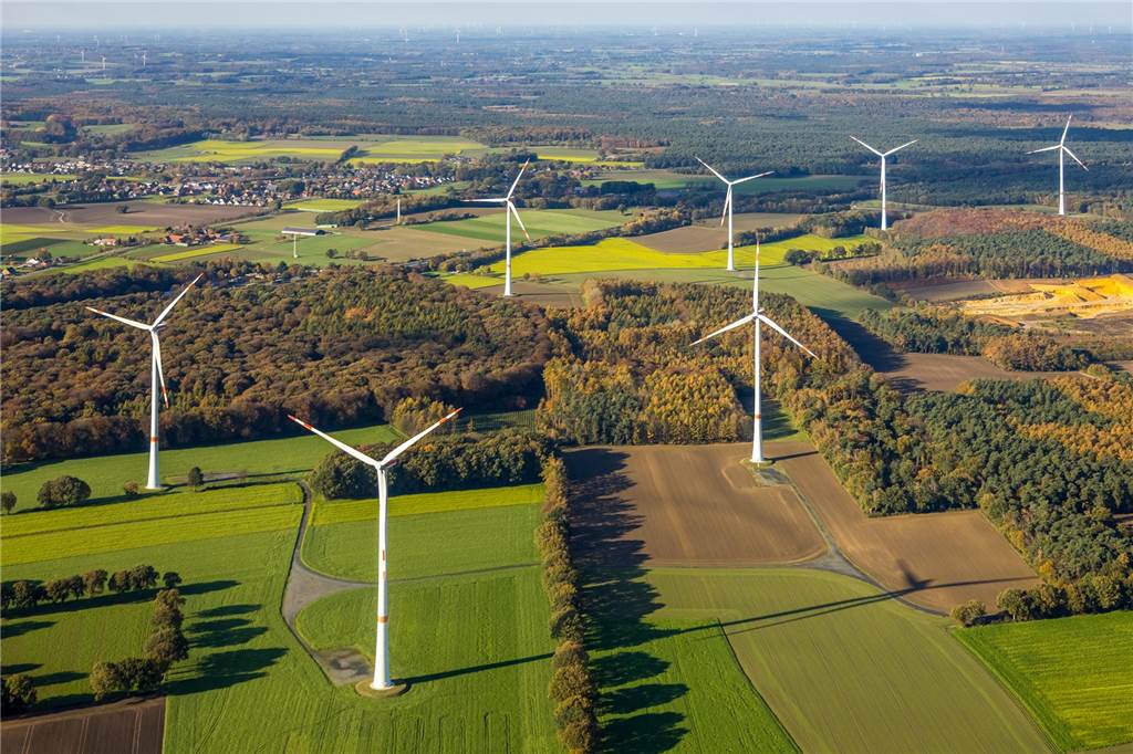Neue Leidensberichte: „Dieser Brummton ist eine Foltermethode“ Windräder auf Feldern bei Lavesum