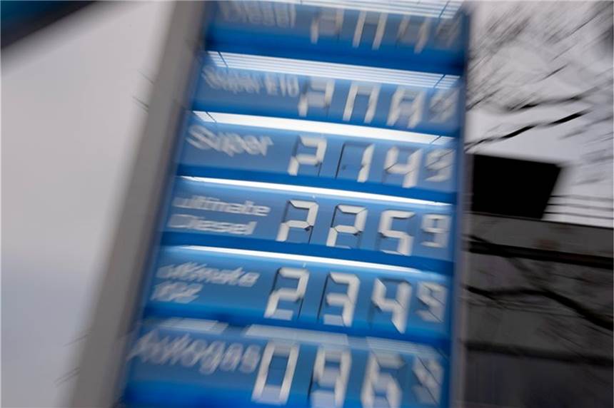 Spritpreis-Entlastung: Mobilitätsgeld statt Tankrabatt? Kommt ein Tankrabatt oder doch ein anderes Werkzeug, um die Bundesbürger an der Zapfsäule zu entlasten? Die Politik ringt um einen gangbaren Weg.