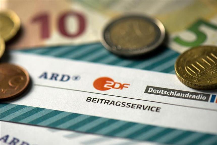 Urteil zum Rundfunkbeitrag steht bevor Kommt es zu Korrekturen am Beitragsmodell? Das Bundesverfassungsgerich entscheidet. Foto: Arno Burgi
