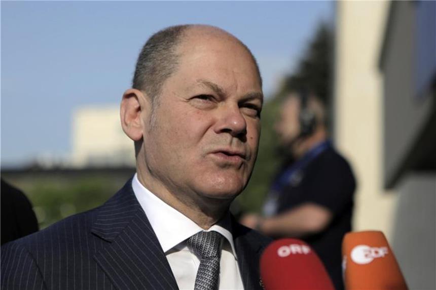 Kommt in Brüssel mit seinen EU-Amtskollegen zusammen: Finanzminister Olaf Scholz. Foto: Valentina Petrova/AP