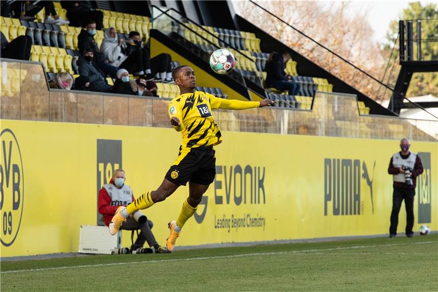 BVB-Talent Haymenn Bah-Traore hat nur eine Option: „Es ist schwierig“ Kommt in dieser Saison bislang auf acht Einsätze: BVB-II-Verteidiger Haymenn Bah-Traore.