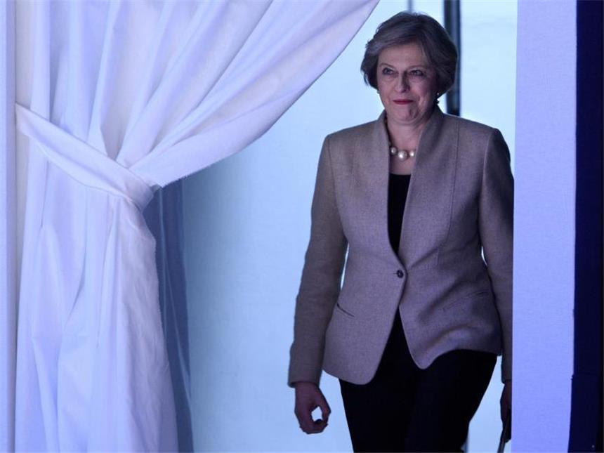 May will mit Trump über Handelsvertrag sprechen Kommt schon bald mit dem neuen US-Präsidenten Donald Trump zusammen: die britische Premierministerin Theresa May. Foto: Laurent Gillieron