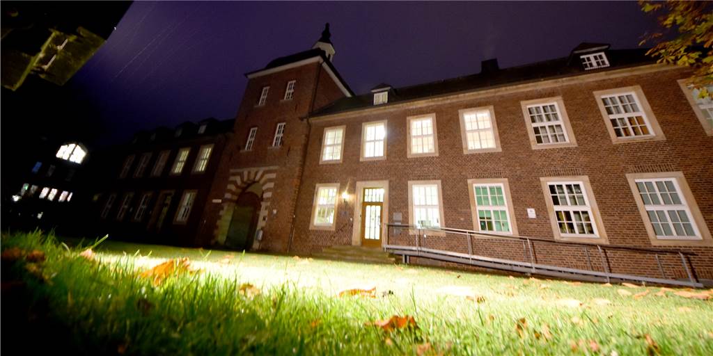 Komplett reinen Tisch machte ein 29-jähriger Mann aus Vreden am Dienstag vor dem Schöffengericht in Ahaus: Er gestand, dass er in 63 Fällen in Vreden mit Drogen gehandelt hat. Seine Strafe: ein Jahr und zehn Monate Haft auf Bewährung.
