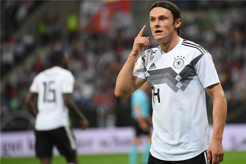 Die deutsche Fußball-Nationalmannschaft in der Einzelkritik Konnte sich bei seinem Debüt gleich als Torschütze im DFB-Team feiern lassen: Nico Schulz. Foto: Arne Dedert