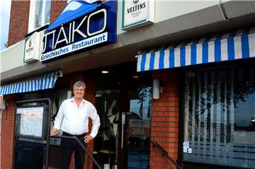 Konstantinos Boskos vor seinem Restaurant Paiko an der Grabenstraße.