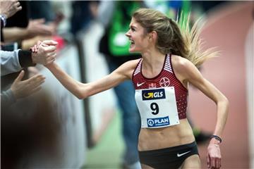 Konstanze Klosterhalfen knackte den 30 Jahre alten 3000-Meter-Hallenrekord mit einem Start-Ziel-Sieg. Foto: Bernd Thissen