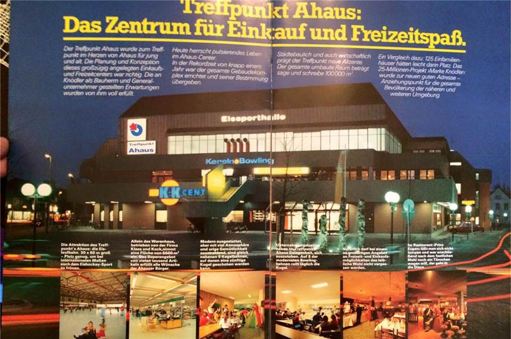 Disko Broadway: DJ Emma und DJ Udo feiern mit Fans in Ahaus Konzepte und Architektur aus den 1970er- und 1980er-Jahren: der "Treffpunkt Ahaus".