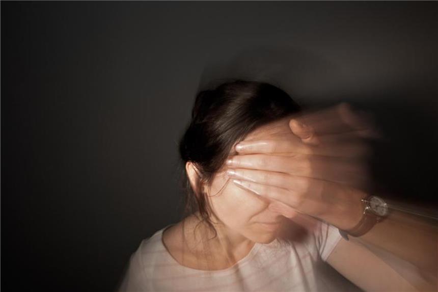 Wenn Schmerztabletten Kopfschmerzen noch verstärken Kopfschmerztabletten in zu großen Mengen oder zu hoher Dosis können die Migräne sogar verstärken. Foto: Oliver Killig