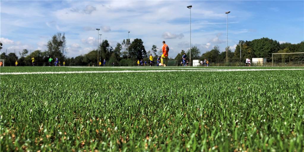 Tschüss Plastik, hallo Kork: SpVgg Vreden eröffnet neuen Kunstrasenplatz Kork statt Plastik: Der neue Kunstrasenplatz der SpVgg Vreden und des FC Vreden wurde am 23. August offiziell abgenommen und ist schon jetzt bei den Spielern beliebt.