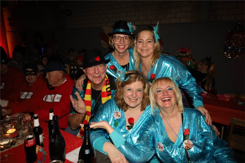 Kreative Kostüme, ein abwechslungsreiches Programm und eine tolle Büttenrede gab es bei der Karnevalsparty des Vinnumer Karnevals Komitees.