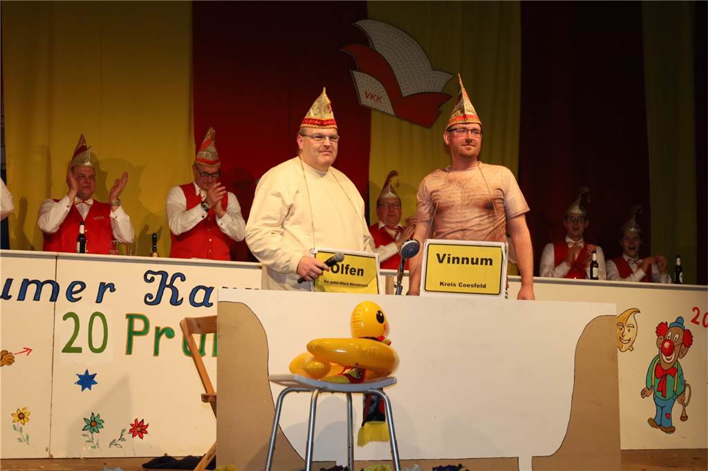 Kreative Kostüme, ein abwechslungsreiches Programm und eine tolle Büttenrede gab es bei der Karnevalsparty des Vinnumer Karnevals Komitees.