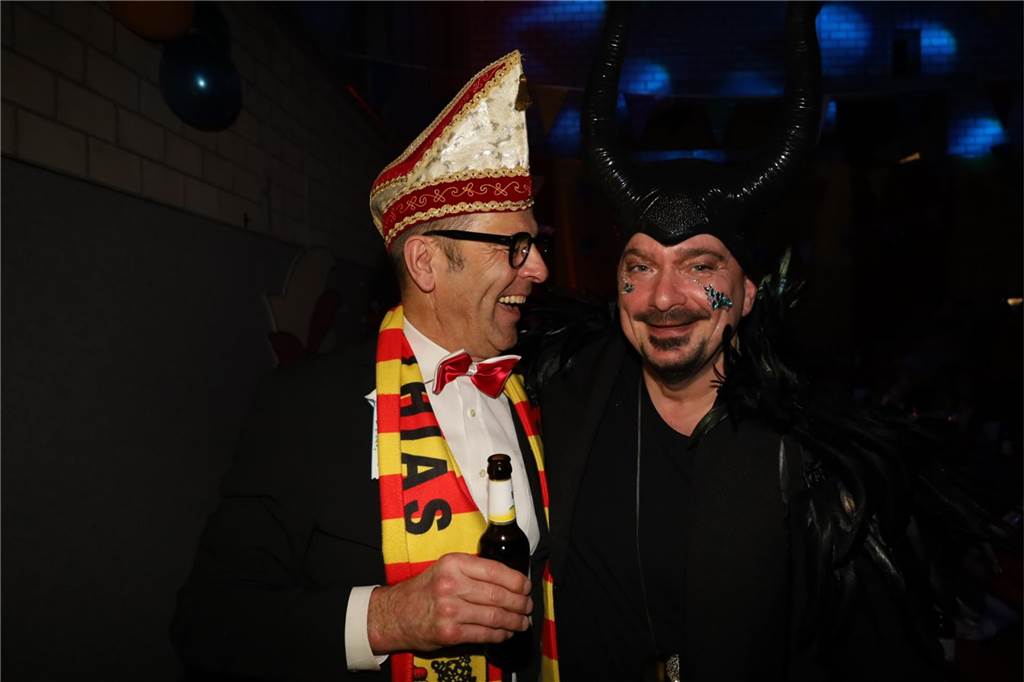 Kreative Kostüme, ein abwechslungsreiches Programm und eine tolle Büttenrede gab es bei der Karnevalsparty des Vinnumer Karnevals Komitees.