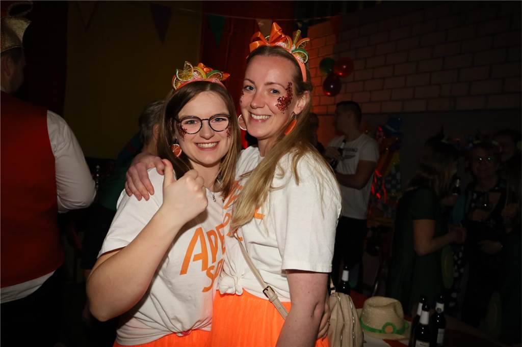 Kreative Kostüme, ein abwechslungsreiches Programm und eine tolle Büttenrede gab es bei der Karnevalsparty des Vinnumer Karnevals Komitees.