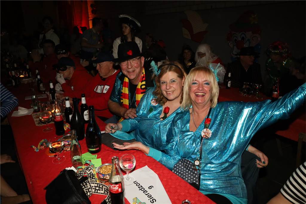 Kreative Kostüme, ein abwechslungsreiches Programm und eine tolle Büttenrede gab es bei der Karnevalsparty des Vinnumer Karnevals Komitees.