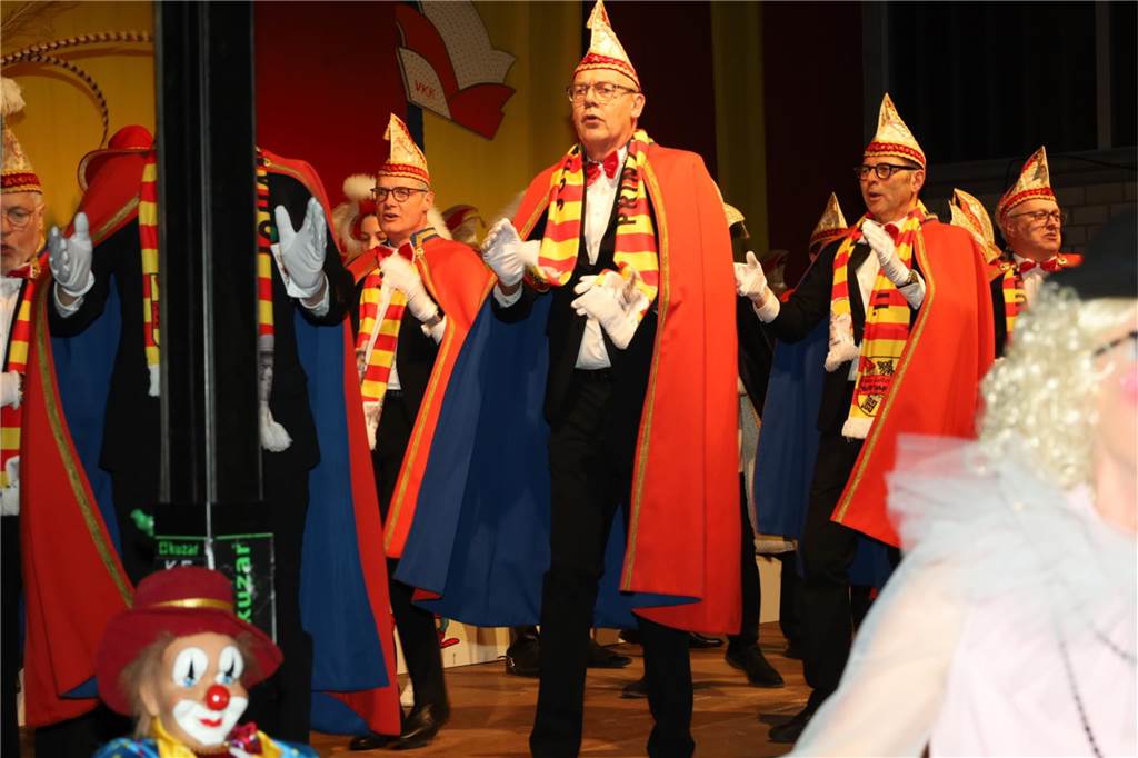 Kreative Kostüme, ein abwechslungsreiches Programm und eine tolle Büttenrede gab es bei der Karnevalsparty des Vinnumer Karnevals Komitees.