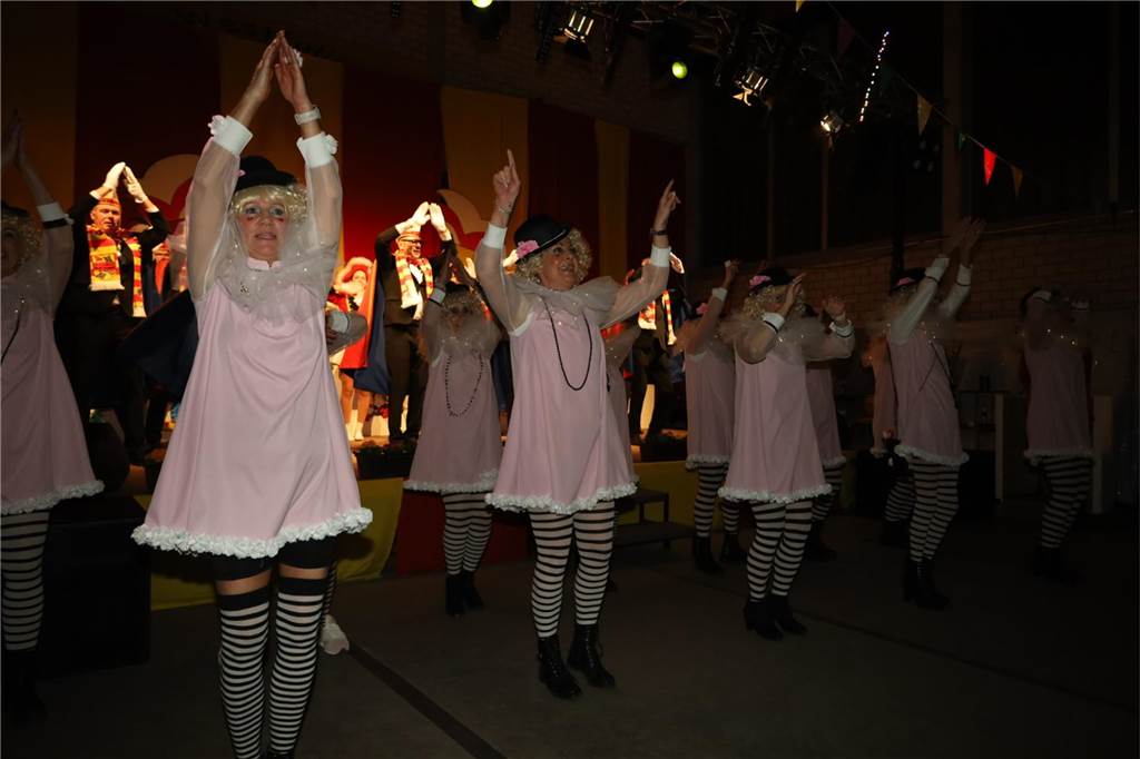 Kreative Kostüme, ein abwechslungsreiches Programm und eine tolle Büttenrede gab es bei der Karnevalsparty des Vinnumer Karnevals Komitees.