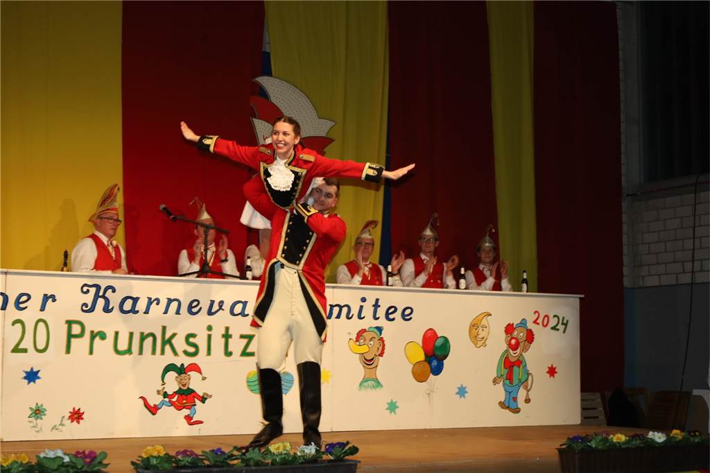Kreative Kostüme, ein abwechslungsreiches Programm und eine tolle Büttenrede gab es bei der Karnevalsparty des Vinnumer Karnevals Komitees.