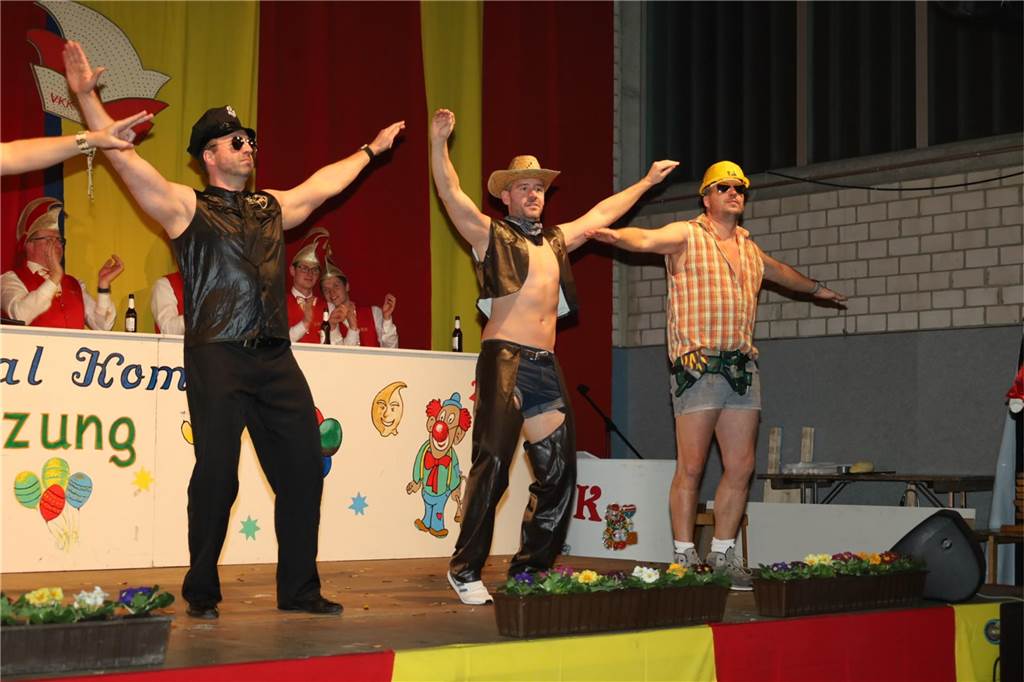 Kreative Kostüme, ein abwechslungsreiches Programm und eine tolle Büttenrede gab es bei der Karnevalsparty des Vinnumer Karnevals Komitees.