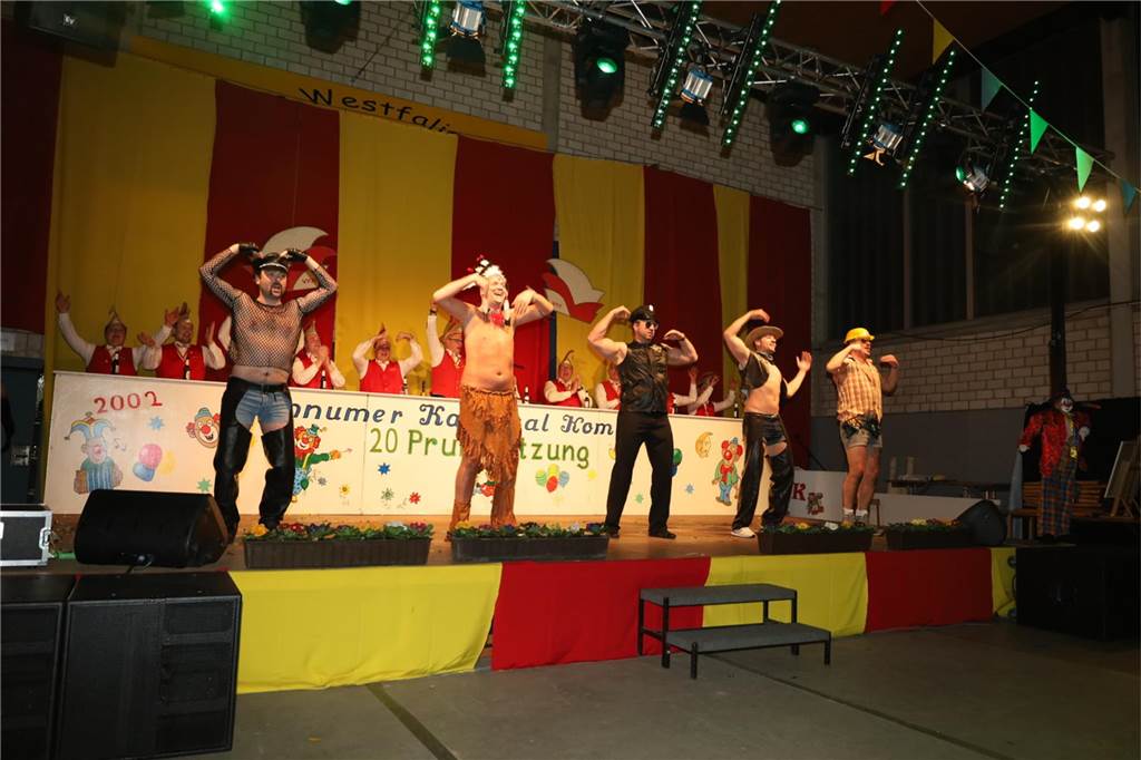 Kreative Kostüme, ein abwechslungsreiches Programm und eine tolle Büttenrede gab es bei der Karnevalsparty des Vinnumer Karnevals Komitees.