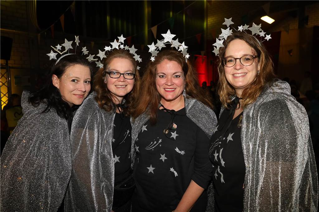 Kreative Kostüme, ein abwechslungsreiches Programm und eine tolle Büttenrede gab es bei der Karnevalsparty des Vinnumer Karnevals Komitees.