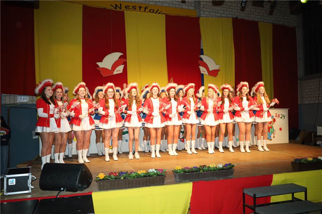 Kreative Kostüme, ein abwechslungsreiches Programm und eine tolle Büttenrede gab es bei der Karnevalsparty des Vinnumer Karnevals Komitees.