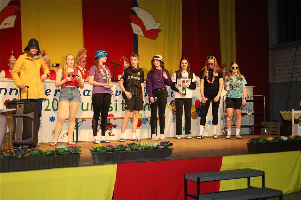 Kreative Kostüme, ein abwechslungsreiches Programm und eine tolle Büttenrede gab es bei der Karnevalsparty des Vinnumer Karnevals Komitees.
