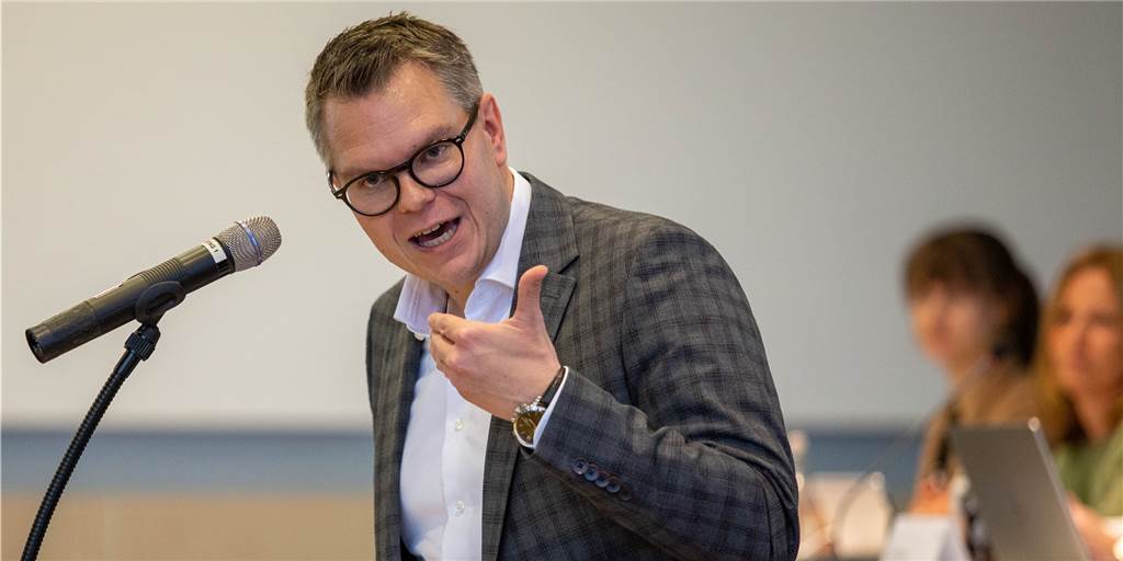 Kosten-Explosion: Kreisdirektor verhängt Haushaltssperre beim Kreis Unna Kreisdirektor und Kreiskämmerer Mike-Sebastian Janke verhängt mit sofortiger Wirkung eine Haushaltssperre.
