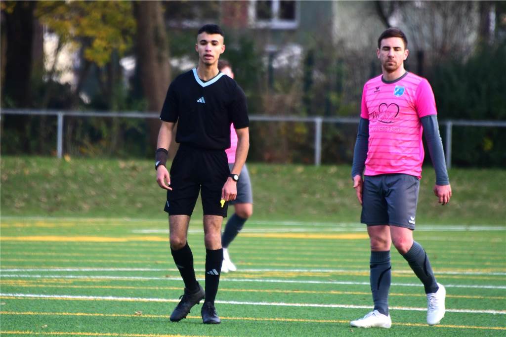 Kreisliga-B-Spitzenreiter Wacker Obercastrop kassierte bei seinem 3:2-Sieg bei SG Arminia Holsterhausen/Stephanus die ersten Gegentore der Saison.