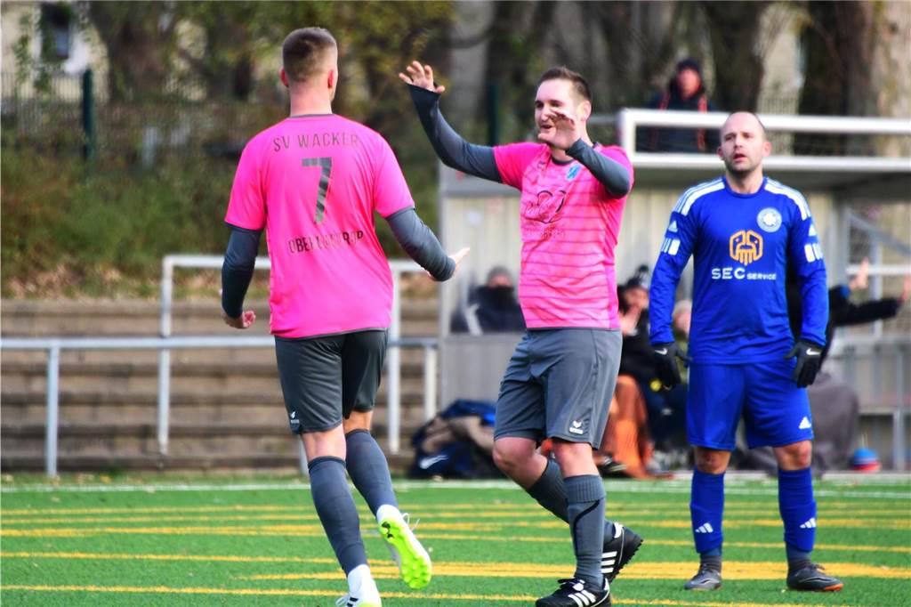 Kreisliga-B-Spitzenreiter Wacker Obercastrop kassierte bei seinem 3:2-Sieg bei SG Arminia Holsterhausen/Stephanus die ersten Gegentore der Saison.