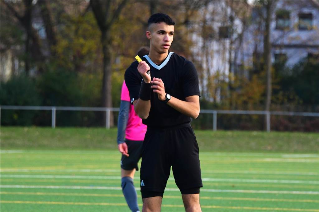 Kreisliga-B-Spitzenreiter Wacker Obercastrop kassierte bei seinem 3:2-Sieg bei SG Arminia Holsterhausen/Stephanus die ersten Gegentore der Saison.