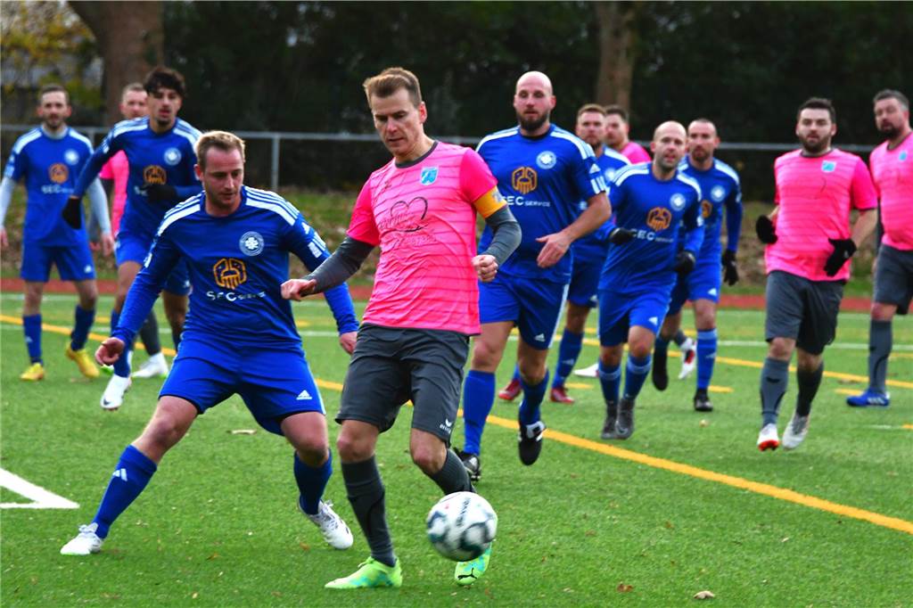 Kreisliga-B-Spitzenreiter Wacker Obercastrop kassierte bei seinem 3:2-Sieg bei SG Arminia Holsterhausen/Stephanus die ersten Gegentore der Saison.