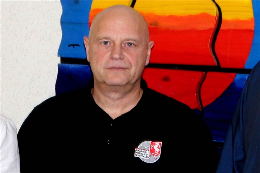 Neue Corona-Vorgabe hält für Handballer Überraschung bereit Kreisvorsitzender Carsten Umbescheidt freut sich darüber, dass die Handballer wieder den Spielbetrieb aufnehmen dürfen.