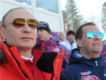 Kremlchef Wladimir Putin (l) und Russlands Regierungschef Dmitri Medwedew in Sotschi. Mikhail Klimentiev Foto: Mikhail Klimentiev/Ria Novosti/K