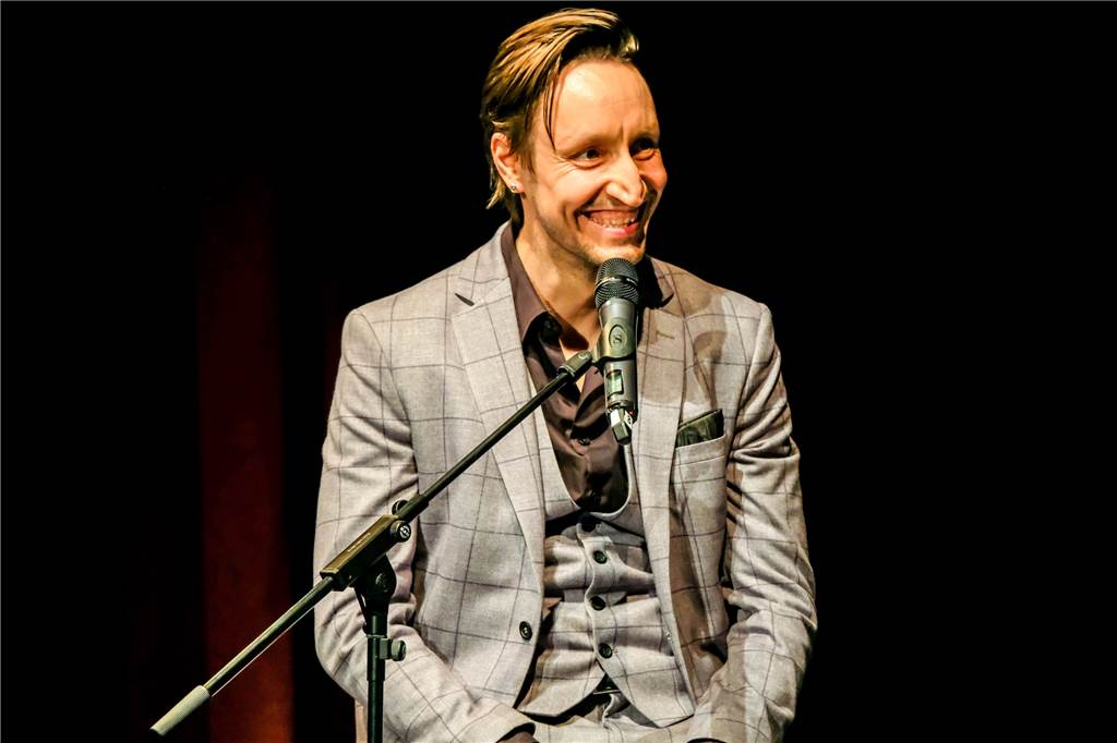 Revier-Thriller "No Man's Road": Stars bringen Kino-Erlebnis ins Theater