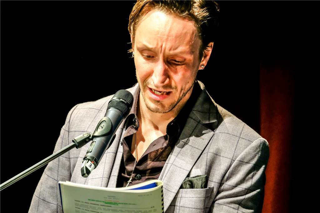 Revier-Thriller "No Man's Road": Stars bringen Kino-Erlebnis ins Theater