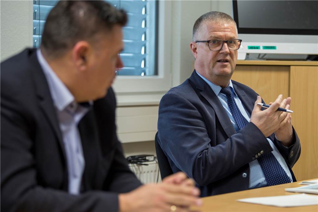 Die Woche in Werne: Industriegebiet, Unfall- und Kriminalstatistik Kriminaldirektor Christoph Strickmann (r.), Leiter der Kriminalpolizei bei der Kreispolizeibehörde Unna, stellte am Montag mit Landrat Mario Löhr (l.) und dem Leitenden Polizeidirektor Peter Schwab die Kriminalstatistik 2020 vor.