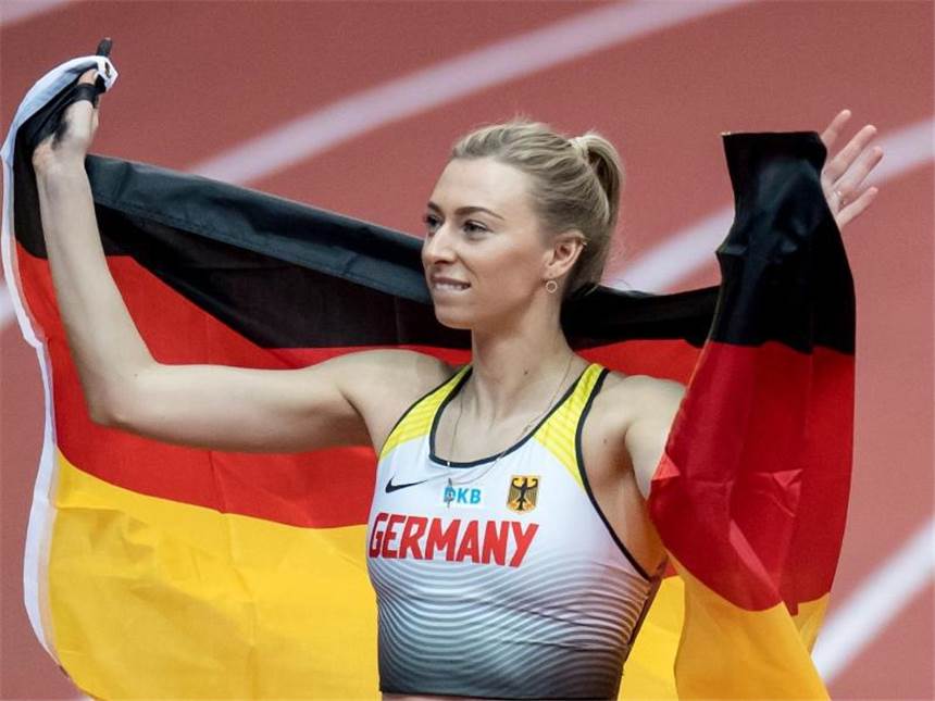 Dreispringerin Gierisch jubelt über EM-Gold - Storl Bronze Kristin Gierisch gewann Gold bei der Hallen-EM in Belgrad. Foto: Sven Hoppe