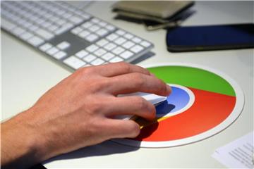 Kritiker fürchten, dass Google mit seinem Filter seine ohnehin schon mächtige Stellung im Werbegeschäft weiter ausbaut. Foto: Britta Pedersen